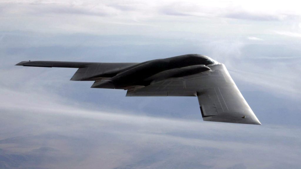 B-2 Spirit při pohledu zezadu