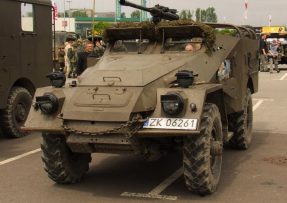 Sovětské vozidlo BTR-40