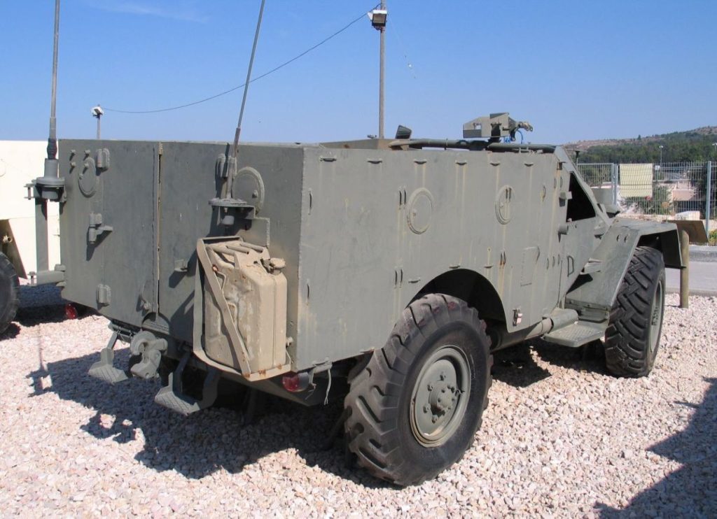 BTR-40, ze zadu, muzeum Latrun