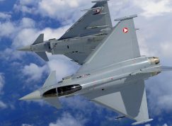 Dvojice letounů Eurofighter Typhoon