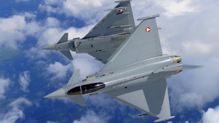 Dvojice letounů Eurofighter Typhoon