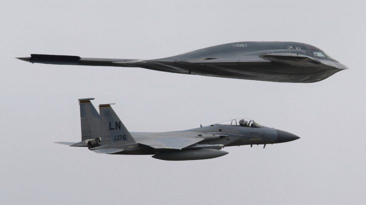 F-35 v doprovodu F-15