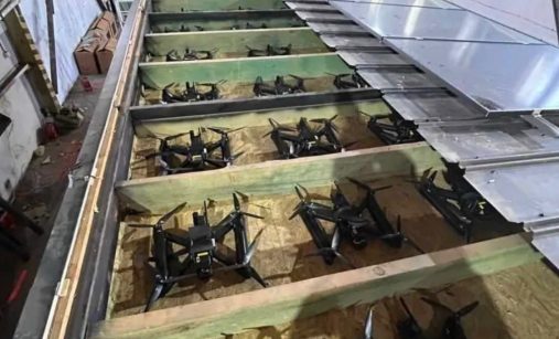 Ukryté FPV drony použité k útoku na letiště