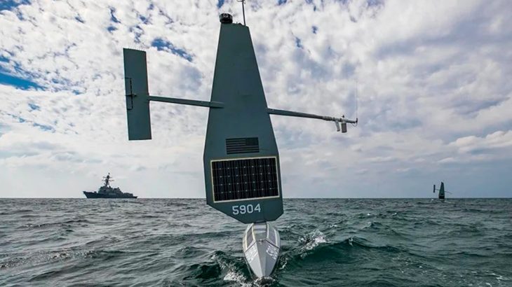 Námořní drony Saildrone Voyager v Perském zálivu