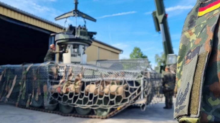 Leopard 2A7 s ochrannou sítí