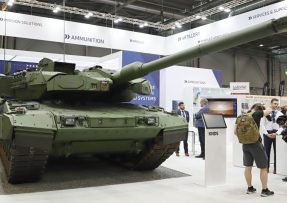 Leopard 2A8 na IDET 2025