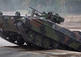 Marder 1A3 zvládne i těžký terén