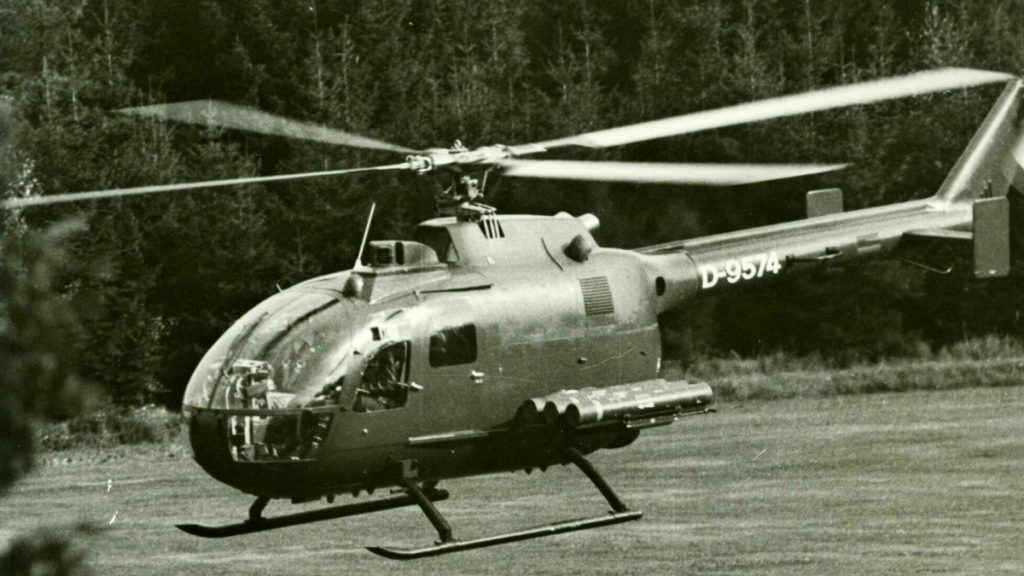 Vrtulník MBB Bo 105 se střelami HOT