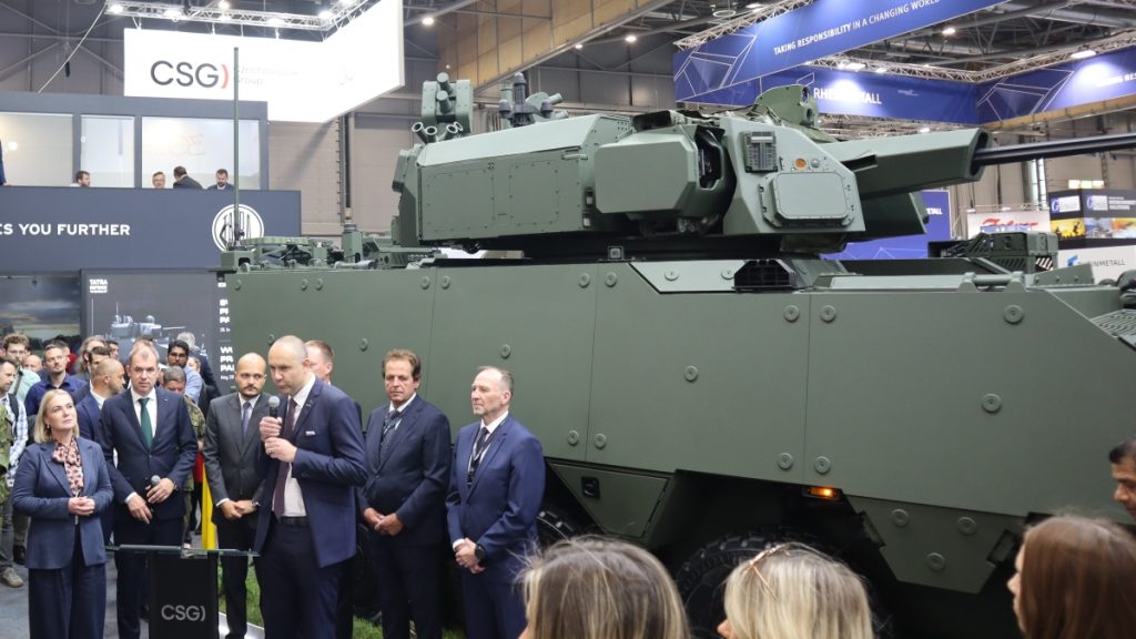 Křest transportéru Pandur 8x8 EVO
