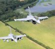Letouny Rafale se střelami MICA