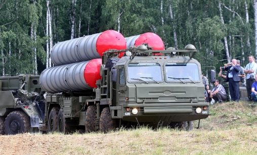 Odpalovací vozidlo ruského S-400