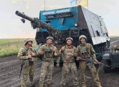 Ruský želví tank s ukrajinskými vojáky