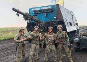 Ruský želví tank s ukrajinskými vojáky