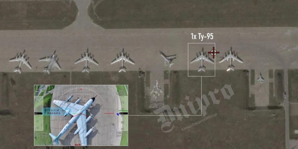 Satelitní snímek letiště Belaya s Tu-95