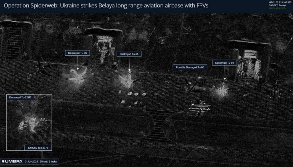 Satelitní snímek letiště Belaya s Tu-95