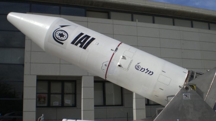 Raketa Shavit postavená na základě Jericho II