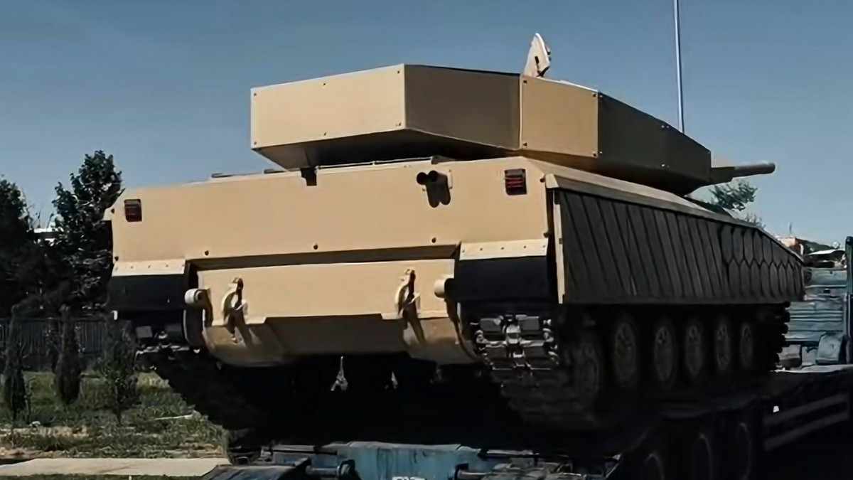 Modernizace T-64 z Uzbekistánu vypadá jako tank budoucnosti. Půjde však jenom o „hezký kabát“ s minimálním zlepšením