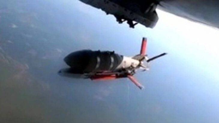 Ukrajinský Scuhoj Su-24 s novou pumou KAB