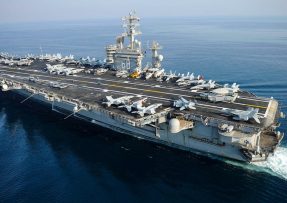 Letadlová loď USS Nimitz