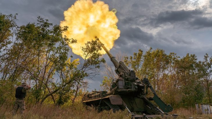 Střelba z houfnice 2S7 Pion