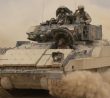 M2 Bradley v prachu