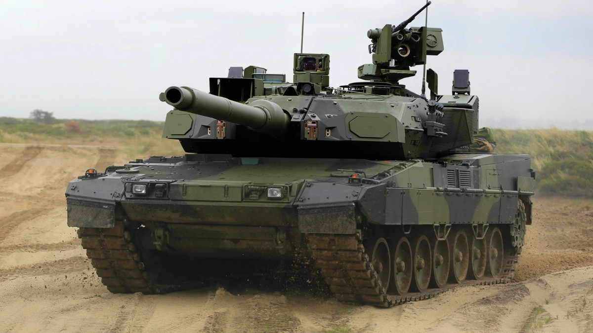 Německo chce enormně posílit armádu. Jedná o koupi 1 000 tanků Leopard 2 a chce  i 2 500 bojových vozidel pěchoty Boxer