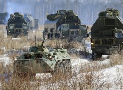 Ruský konvoj doprovázený útočným vozidlem