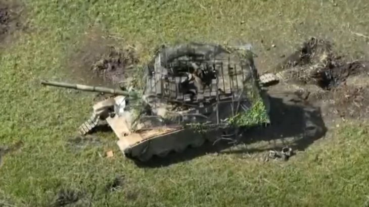 Znehybněný ruský tank T-90M