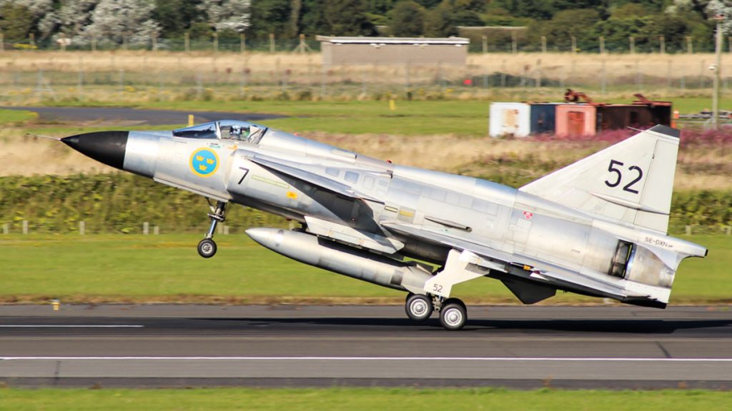 Saab 37 Viggen při přistání