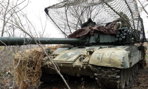 Skládací ochrana - kapuce na tanku PT-91