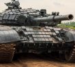 Ruský tank T-72B s reaktivním pancéřováním