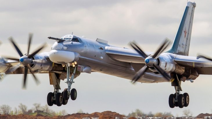 Tupolev Tu-95MS při vzletu