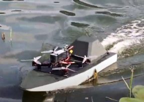 Dron Uršula s kvadrokoptérou