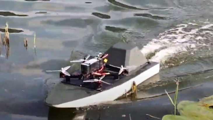 Dron Uršula s kvadrokoptérou