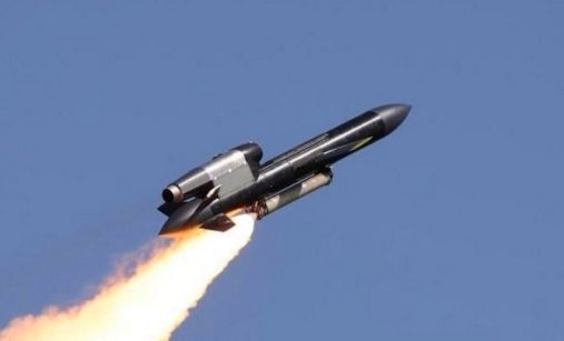 Střela s plochou dráhou letu Flamingo