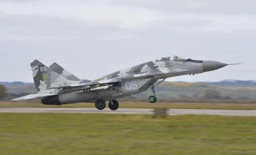 MiG-29 vzlétající z letiště