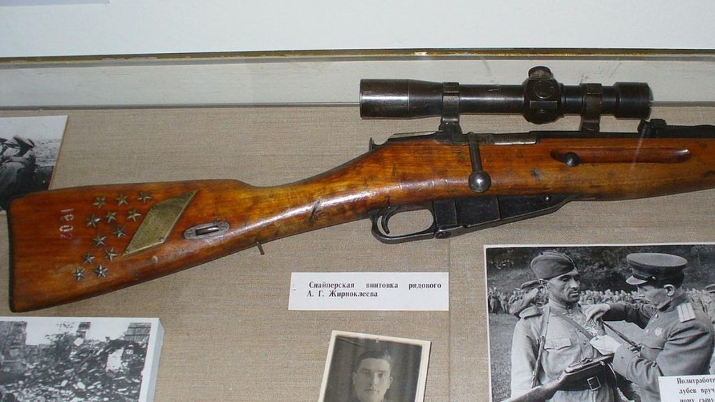 Puška Mosin-Nagant používaná sovětskými odstřelovači