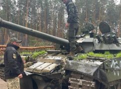 Ukořistěný ruský tank T-80U