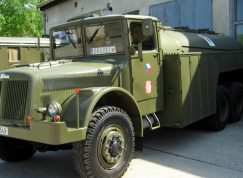 Československá cisterna Tatra 111