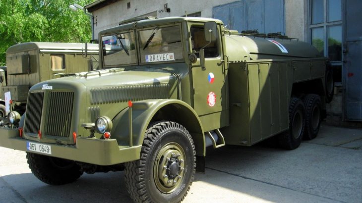 Československá cisterna Tatra 111