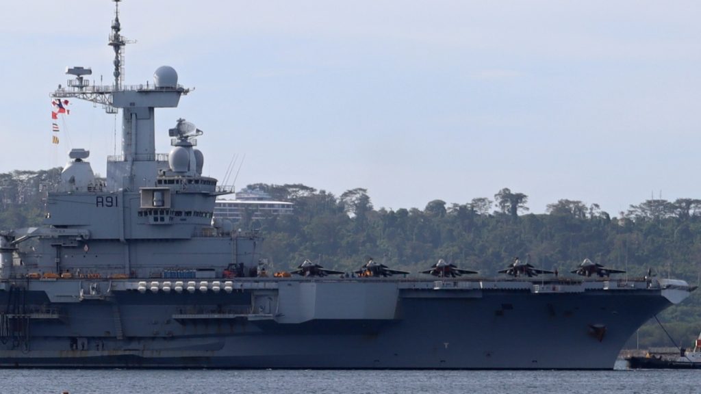 Letouny Dassault Rafale na palubě letadlové lodi Charles de Gaulle