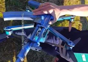 Ruský dron Drozd s AK-74U