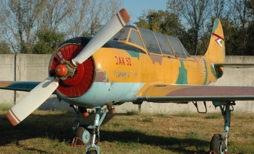 Jakov Jak-52