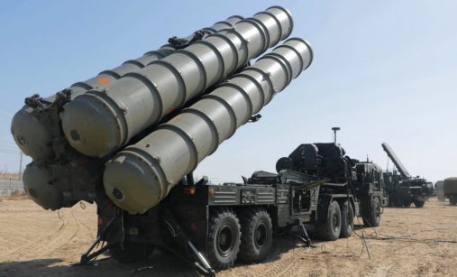 Odpalovací vozidlo ruského systému S-400