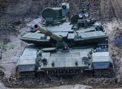 Tank T-90M ruské armády v bahně