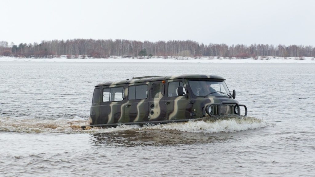 ZVM-2411 Uzola umí i plavat