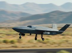 Let dronu YFQ-42A
