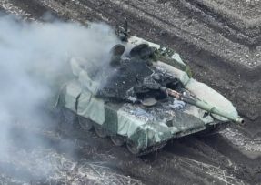 Zasažený tank T-90M