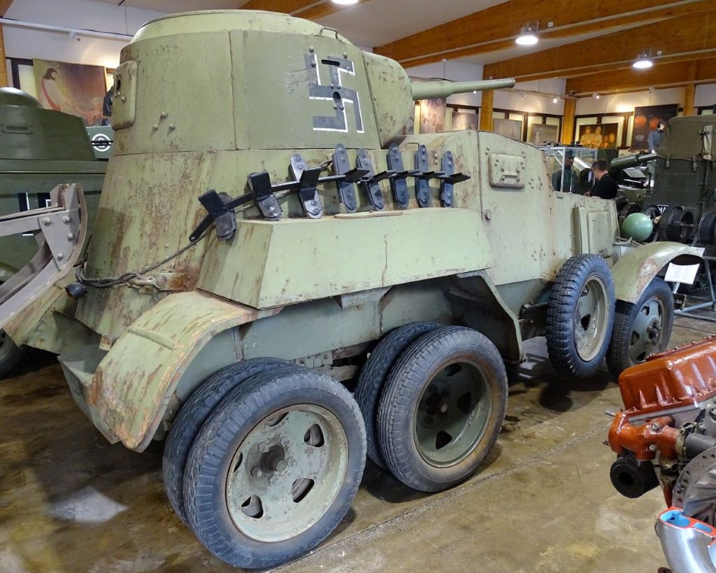 BA-10, ze zadu, Muzeum Parola, Finsko