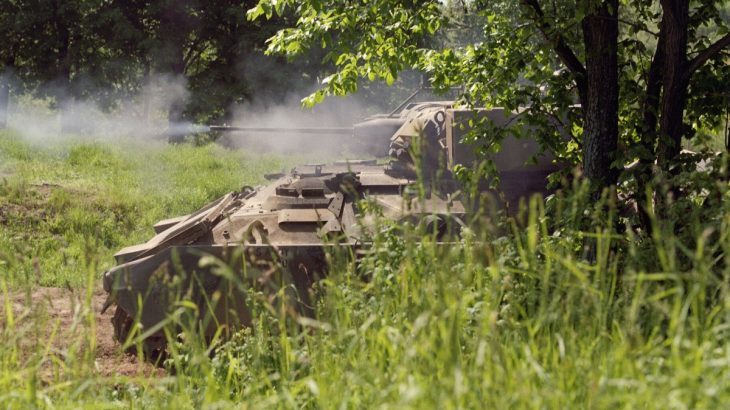 M2 Bradley střílí ze svého kanonu